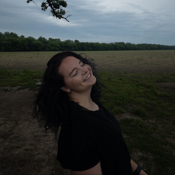 Meet your Posher, Taylor - Picture 1 of 1